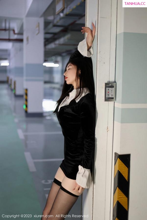 薛曼柔  [XiuRen]高清写真图 2023.11.09 No.7634 曼柔 黑丝美腿第4张图片